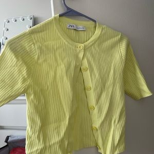 Zara pastel yellow button up cropped sweater